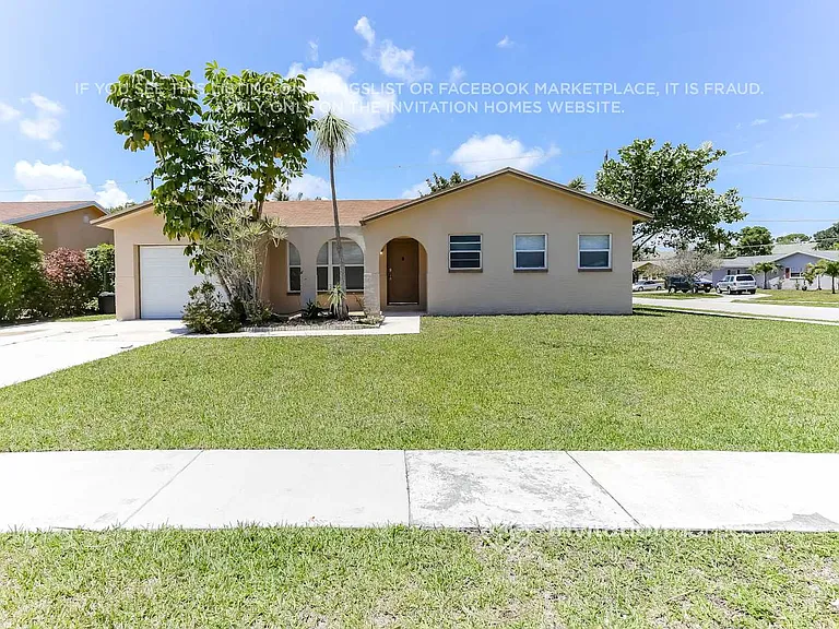 22187 SW 58th Ave — Photo 2