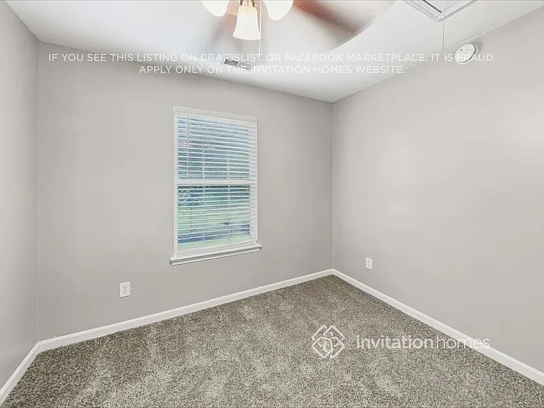410 Queens Dr SW — Photo 17