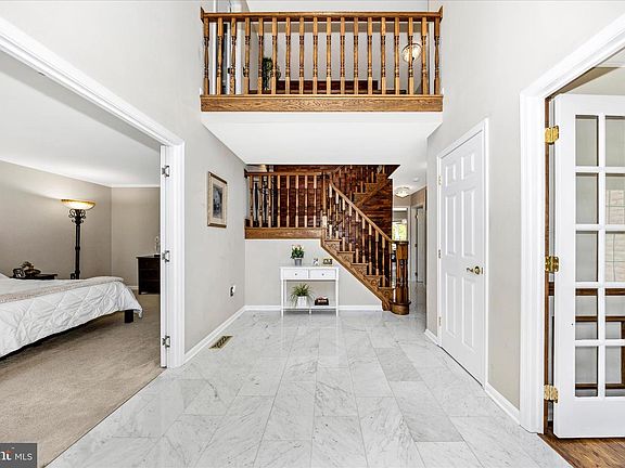 4th image of 6104 Edmont Dr