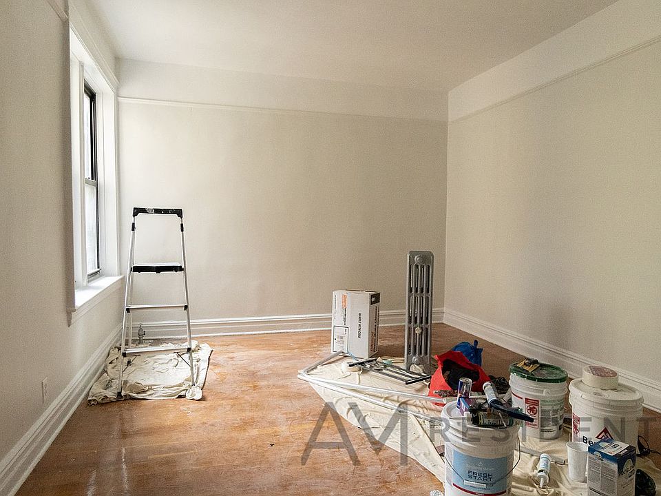 1st image of 537 Ovington Ave APT 3