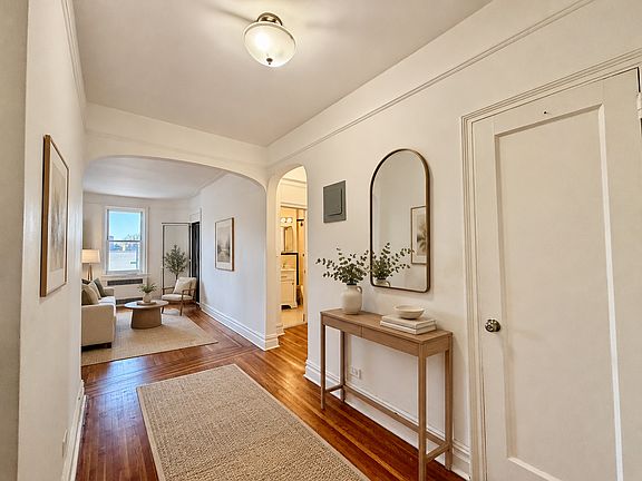 4th image of 10 Shore Blvd APT 2B