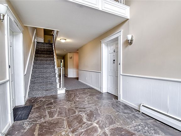 2nd image of 1 Meadowlawn Dr Unit 12