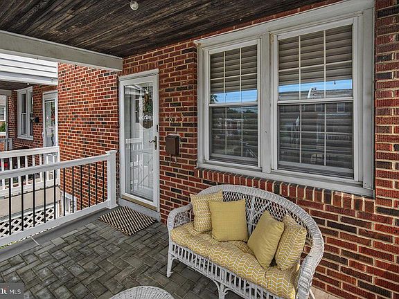 3rd image of 1813 Beech St