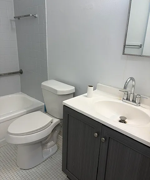 Dolson Arms Apartments — Photo 27