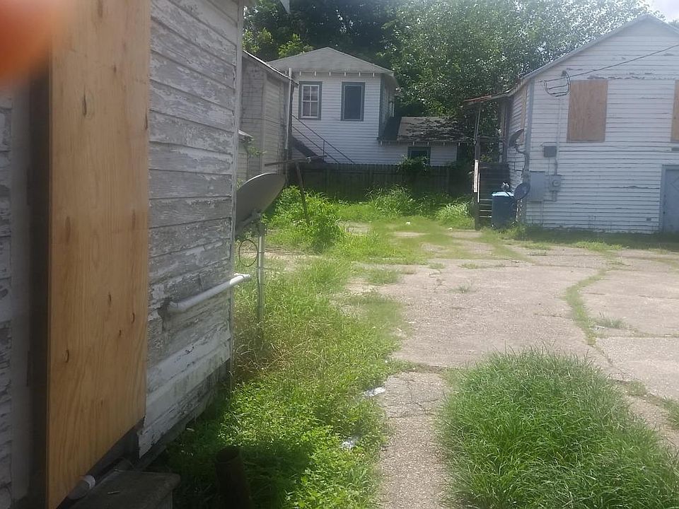 2nd image of 315 N Buchanan St