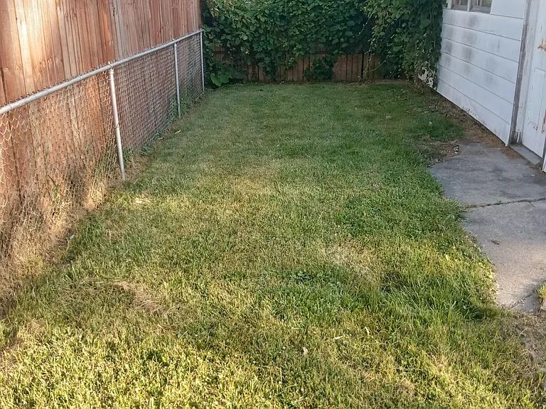 715 Southover Rd — Photo 4