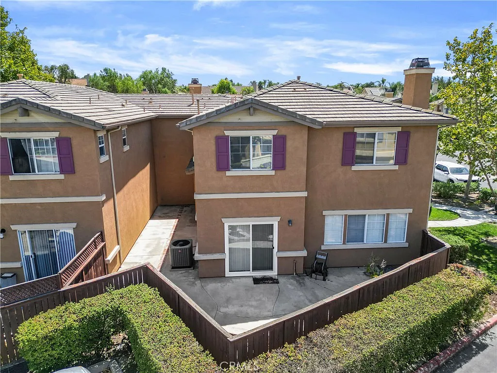 3 bed, 1674 sqft, $2,945 — Photo 3