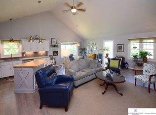 1306 Beaver Lake Blvd, Plattsmouth, NE 68048