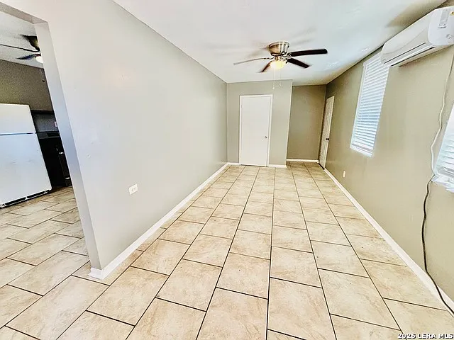 1 bed, 1.0 bath, 500 sqft, $900 — Photo 2