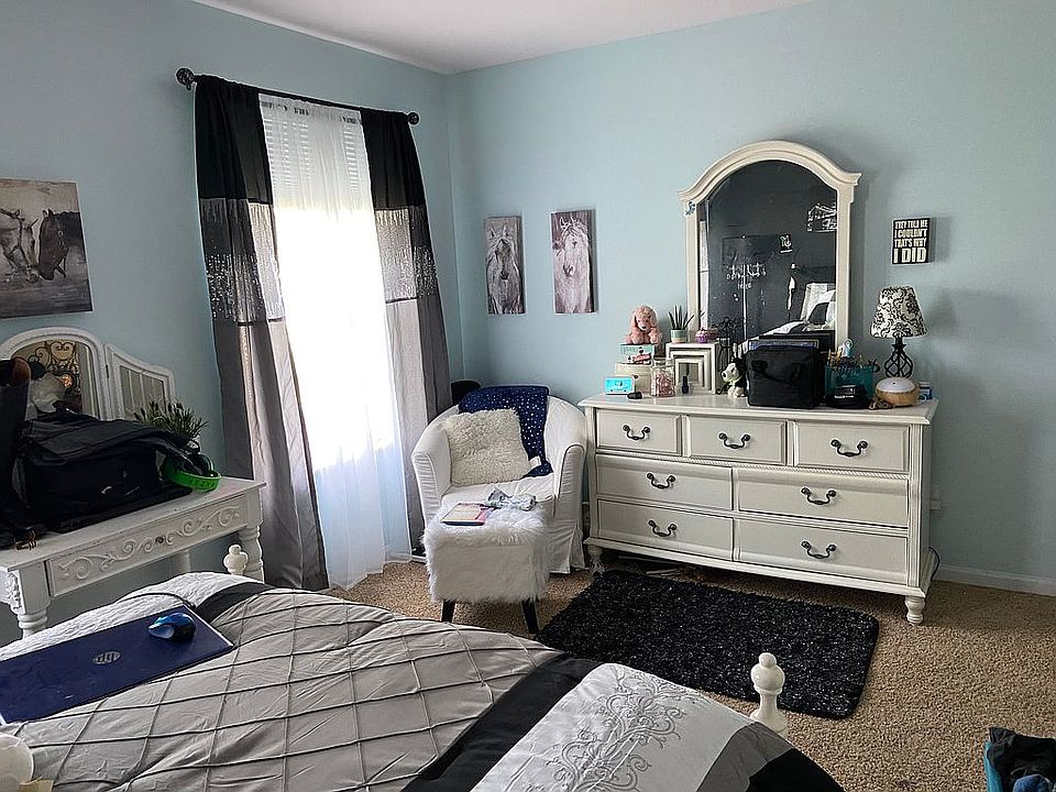 1st image of 4807 Sarah Dr