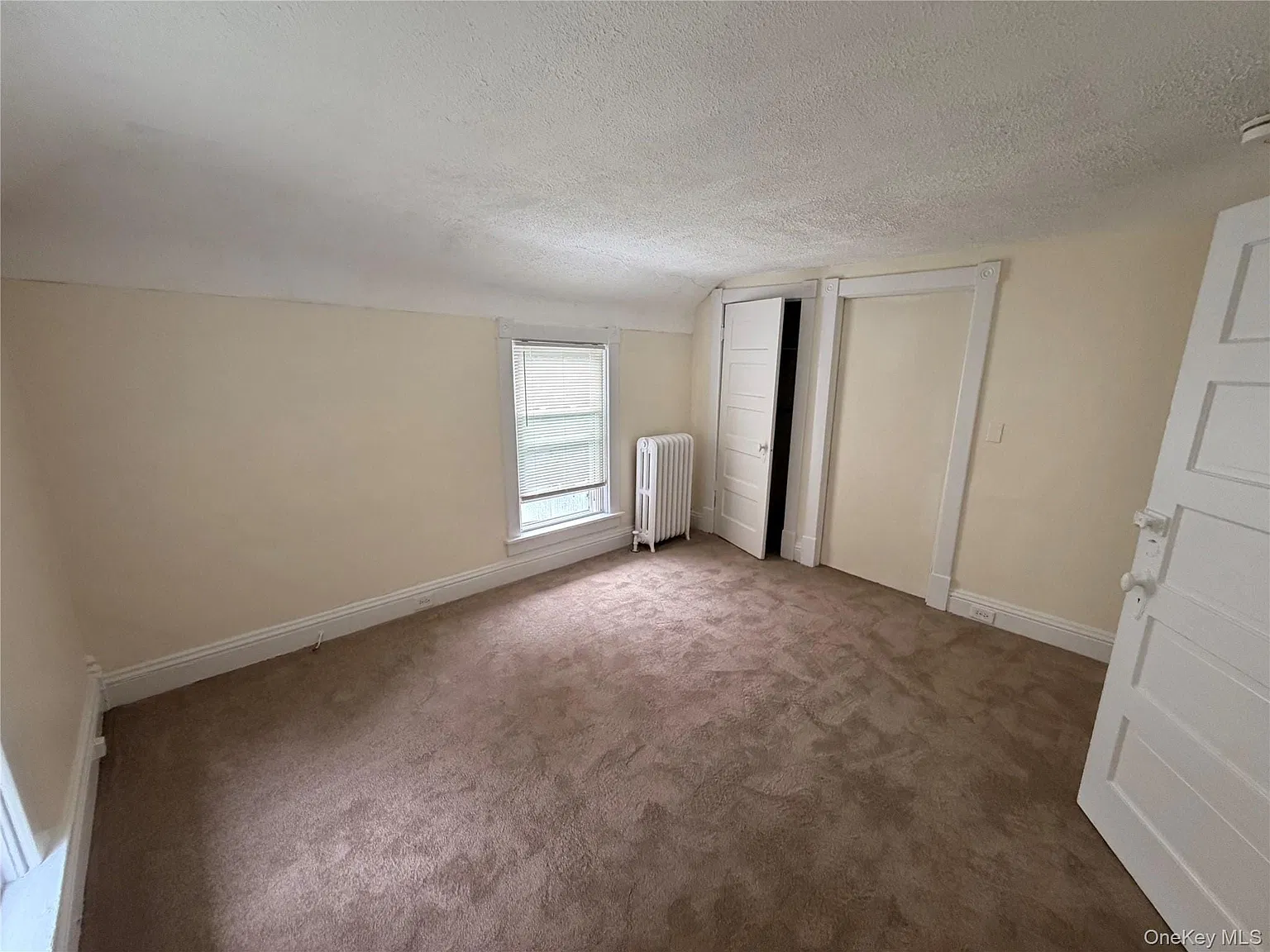 3 bed, 1.0 bath, 1000 sqft, $2,750 — Photo 2