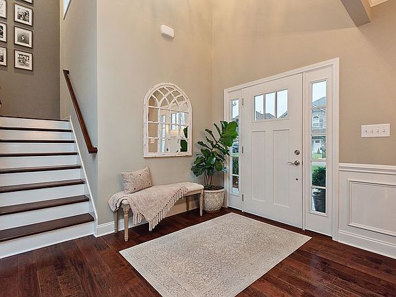 3rd image of 1139 Front Royal Ln