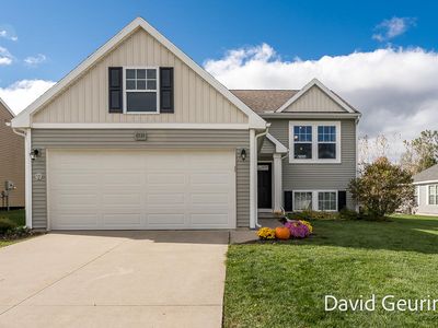6533 Moss Lake Dr, Hudsonville, MI, 49426