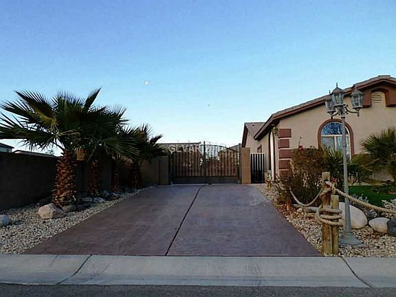 4th image of 3940 Badura Ave