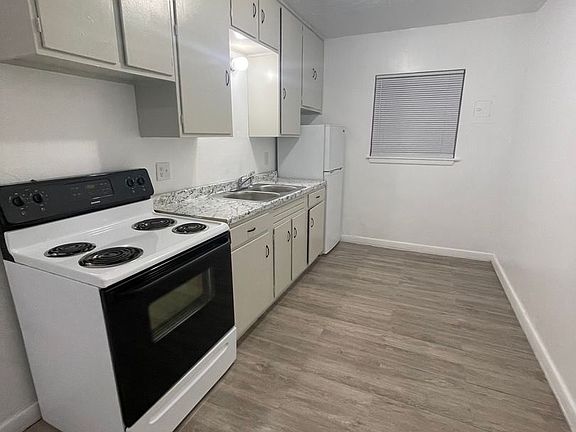 2nd image of 700 E Park St #7