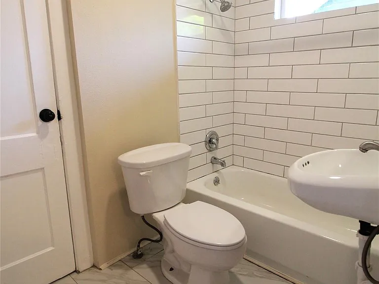 2616 Oakcliff St — Photo 11