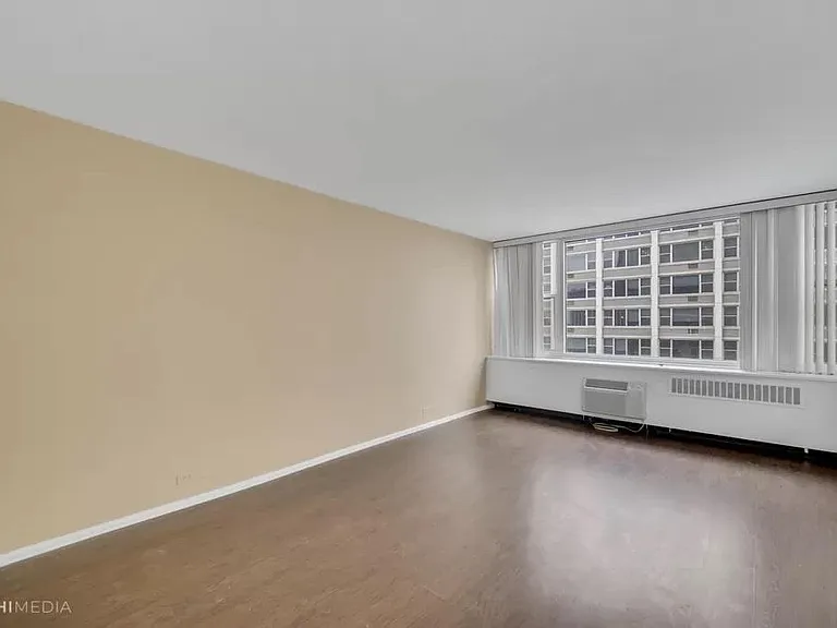 4250 N Marine Dr #1413 — Photo 15