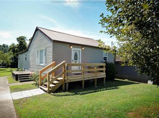 1426 Strawberry Rd, Saint Albans, WV 25177