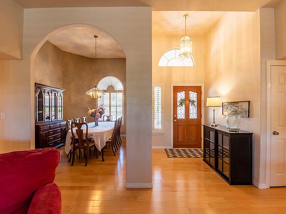 3rd image of 6305 Loma De Cristo Dr