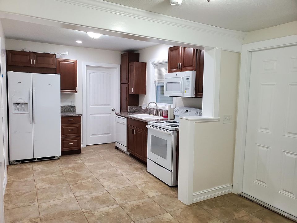1st image of 903 E New York Ave #1
