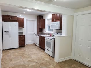 903 E New York Ave #1, Deland, FL 32724