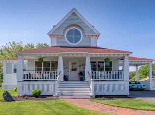 12 Willow Ln, Portland, ME 04102