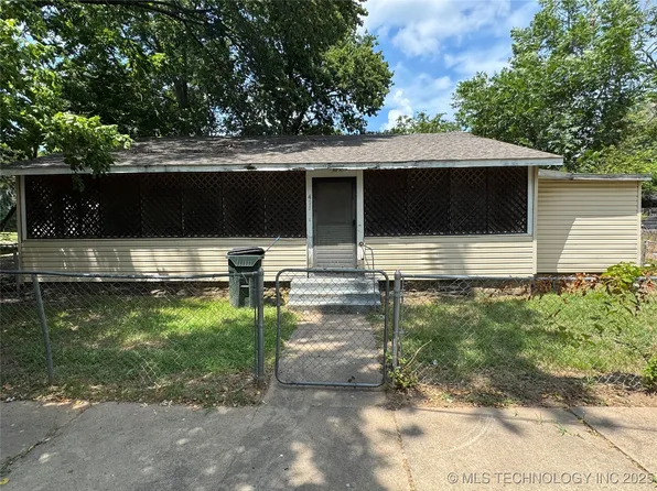 411 W 12th St, Okmulgee, OK 74447