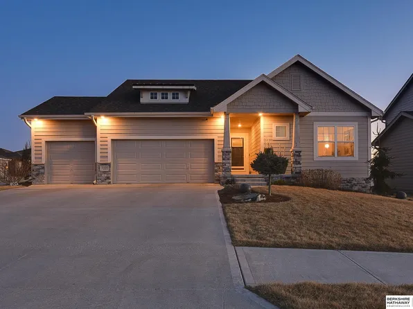 21303 G St, Elkhorn, NE 68022
