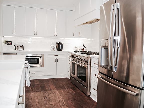 4th image of 7621 La Sobrina Dr