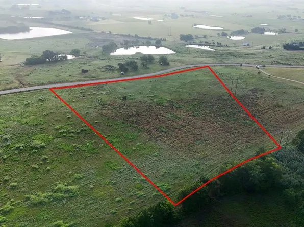 227 Vineyard View Trl, Carmine, TX 78932