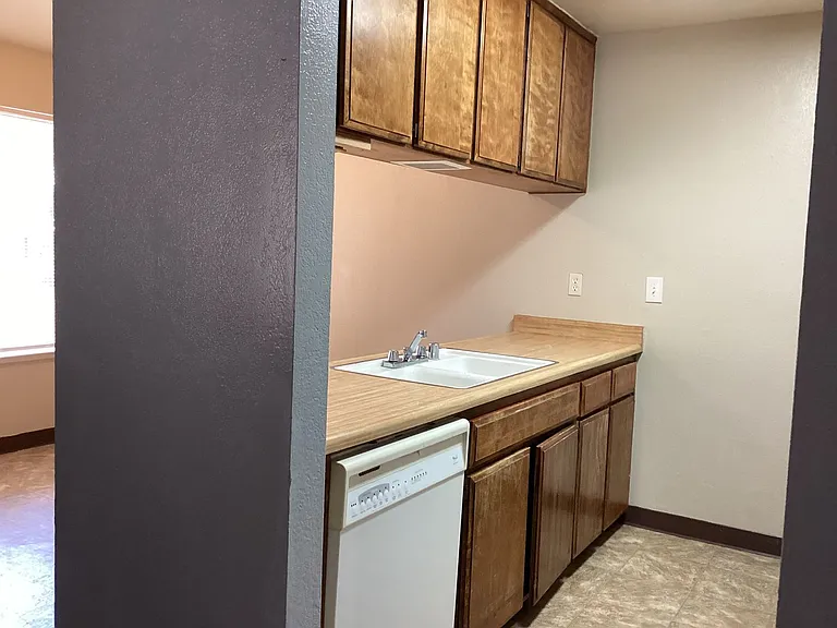 563 W Alamos Ave #A — Photo 9