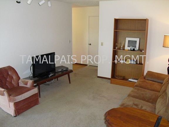 Living Room photo #2