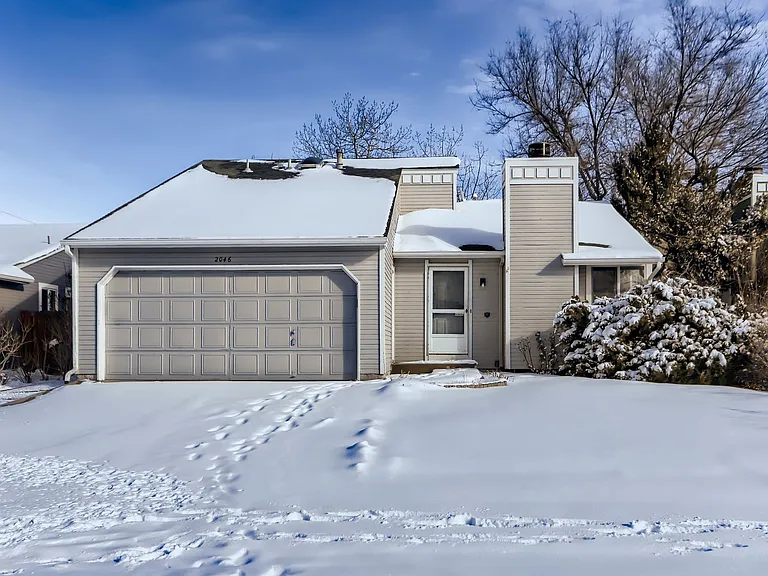2046 Sumac St — Photo 1