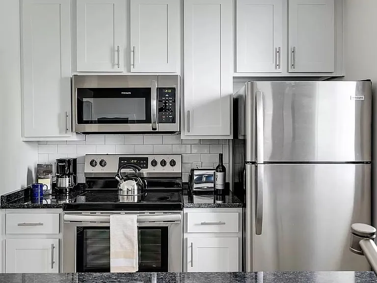 3005 E Franklin St #106 — Photo 13