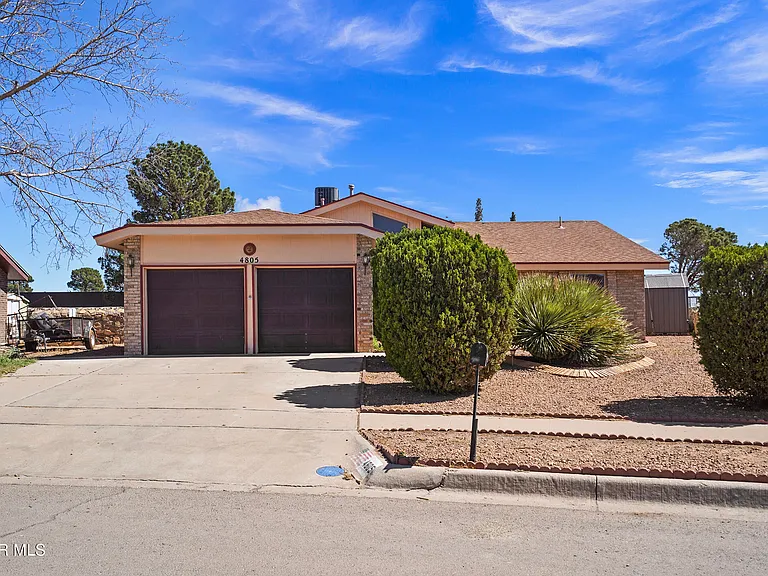 4805 Maureen Cir — Photo 2