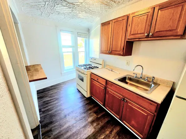 102 Center Ave, 102 Center Ave APT 2, West View, PA 15229