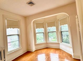 446 Carlisle St APT 4, Hanover, PA 17331