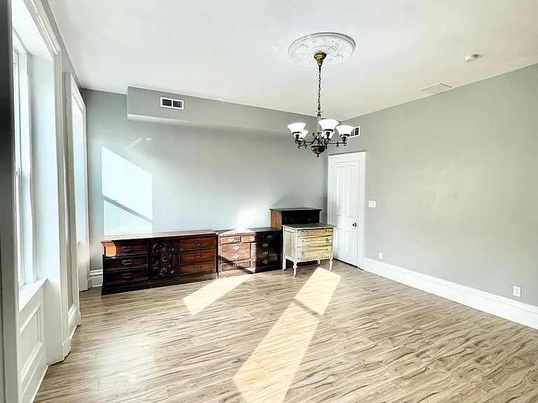 1218 Boyle St — Photo 10