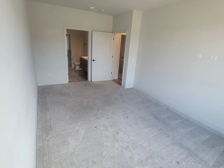 Liberty Square Flats — Photo 12