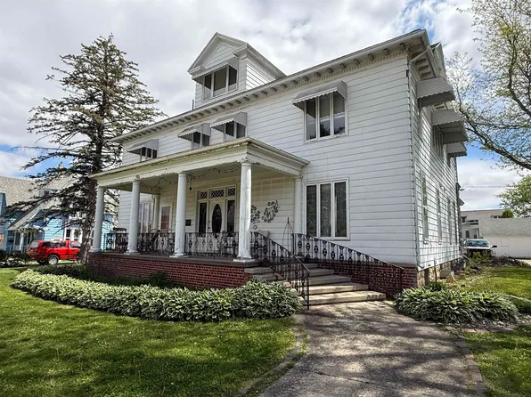 323 N Main St, Stockton, IL 61085