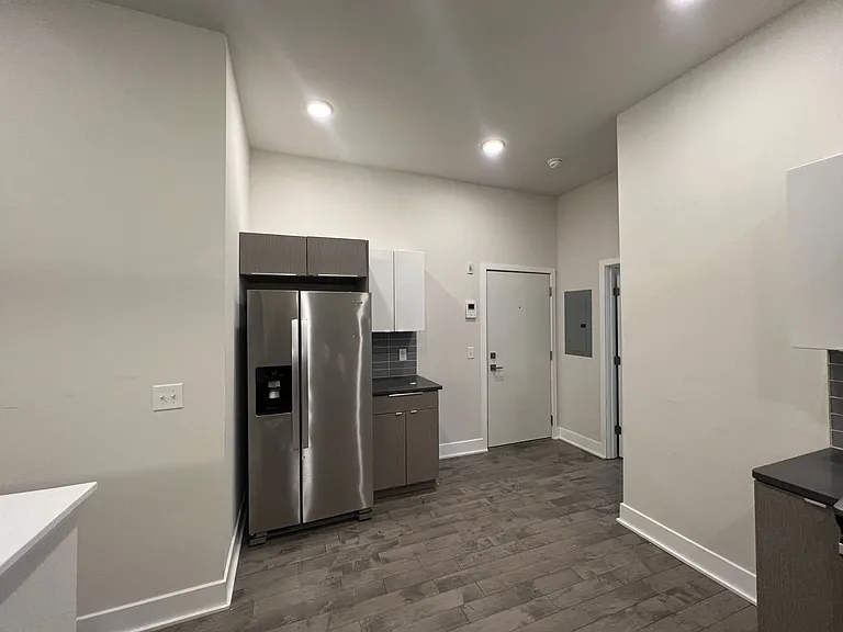 Brand New Luxury Apartments — Photo 17