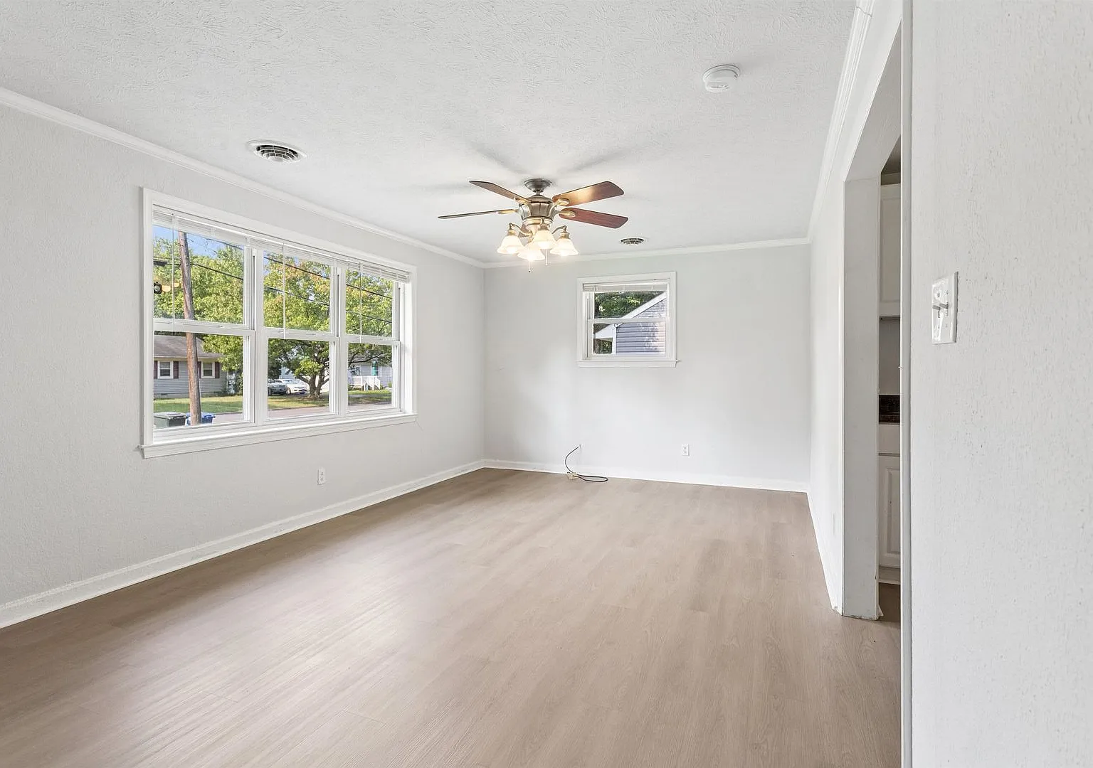3BR/2BA Ranch in Newport News, VA One-Level Living — Photo 3