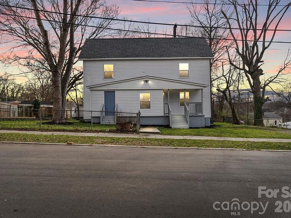 1st image of 913 W 3rd Ave