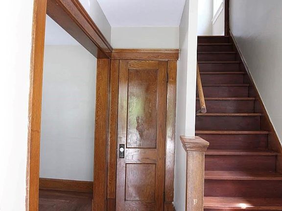 3rd image of 131 Longford Ave