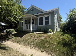 1141 N Gaines St, Davenport, IA 52804