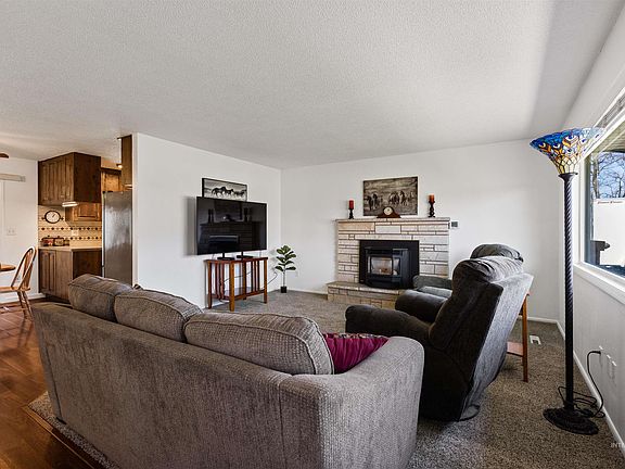 3rd image of 3304 S Illinois Ave