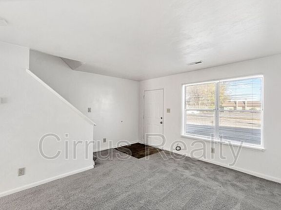 2nd image of 2752 Peach St