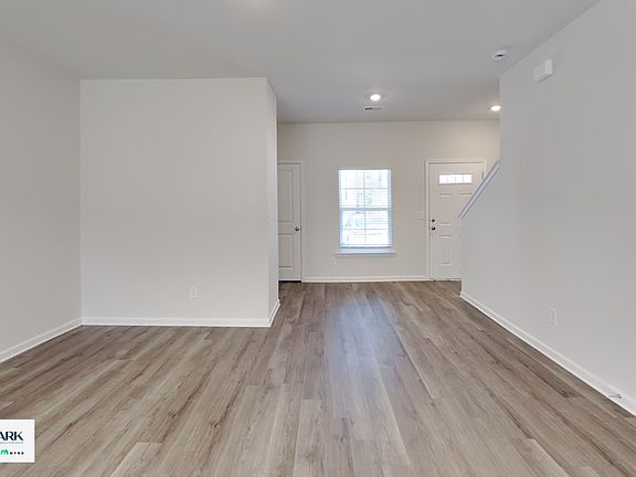 4th image of 527 Blue Duck Ln