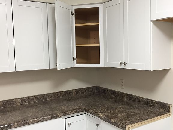 Corner cabinet + lazy susan 