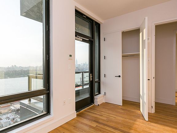 4th image of 321 Wythe Ave #1803